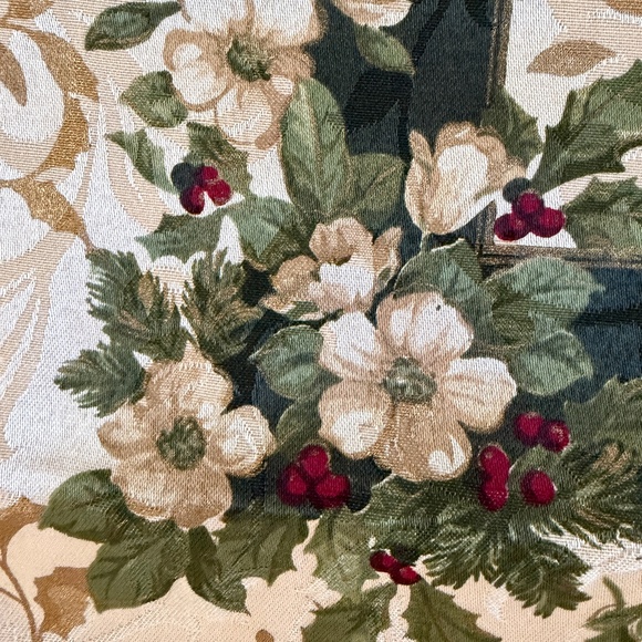 NWOT Christmas Rectangular Table Cloth Flowers Holly Berries Green Cream Gold - Picture 4 of 9